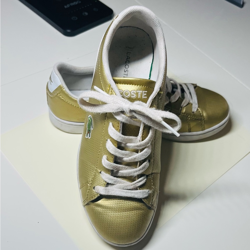 Lacoste girls sneakers gold